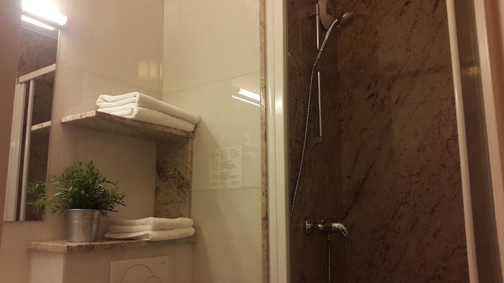Hotel Le Collier 앙티브 외부 사진